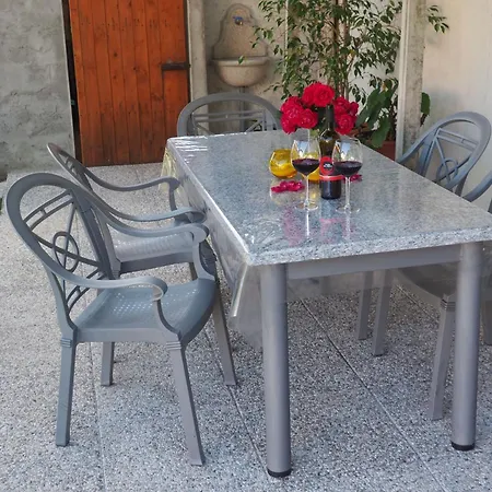 Mit Terrasse Und Seeblick Und Garten 公寓